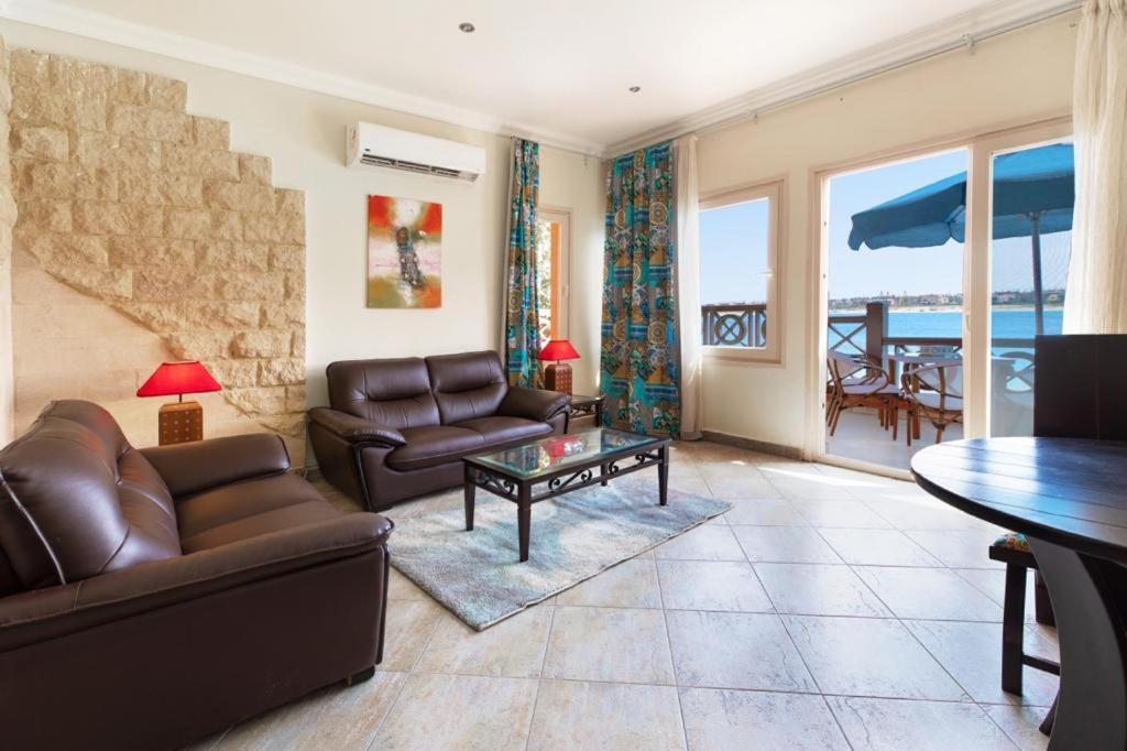 Golden Ocean Marina Hotel 阿莱曼 外观 照片