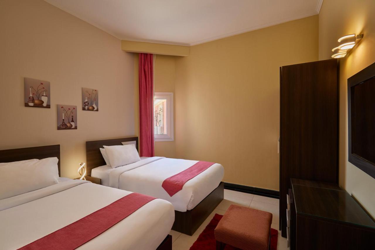 Golden Ocean Marina Hotel 阿莱曼 外观 照片