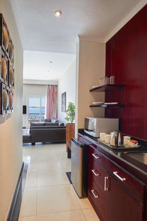 Golden Ocean Marina Hotel 阿莱曼 外观 照片