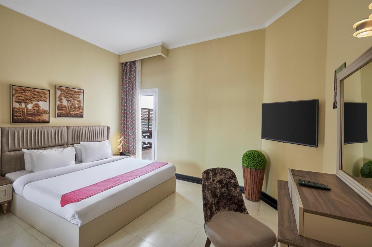 Golden Ocean Marina Hotel 阿莱曼 外观 照片